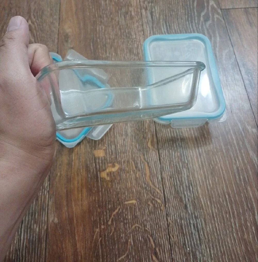 Glass Food Storage Containers Set with Blue and Pink Lids